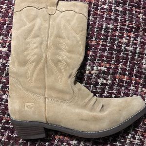 Almost new Roxy suede cowgirl boots